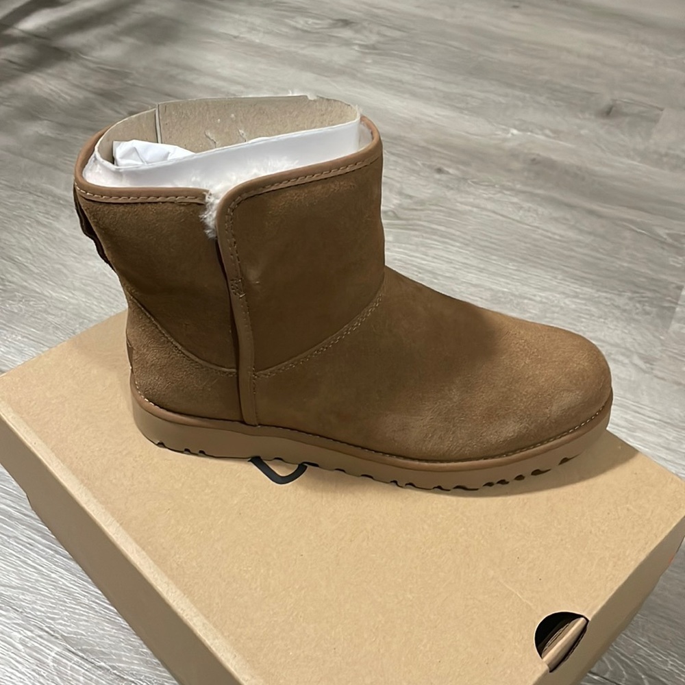 Ugg Cory II